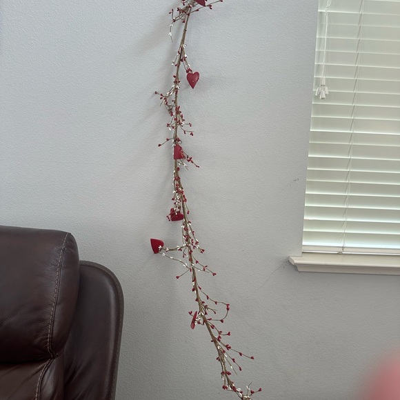 Valentine Decor Bundle - Garland, 3 stems, 2 block houses - Picture 11 of 11